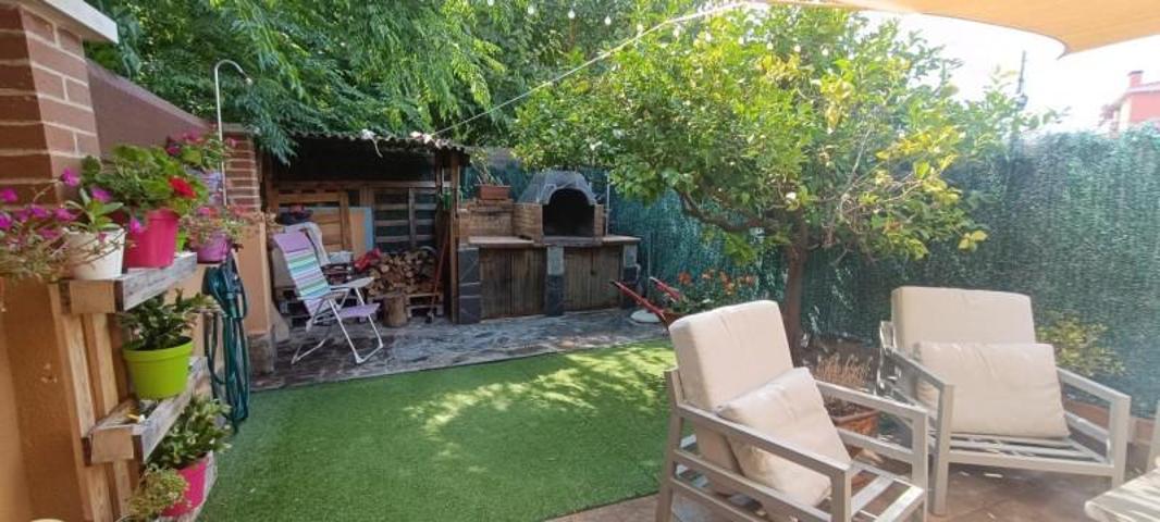 Adosada en venta en Banyeres del Penedès, Centro photo 0