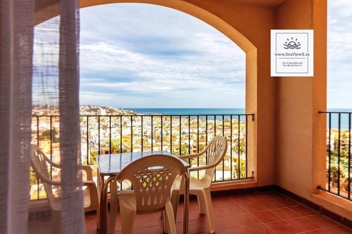 Apartamento en venta en Torrevieja, Playa de los Locos photo 0