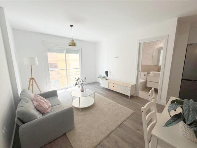 Apartamento en venta en Málaga, Centro photo 0