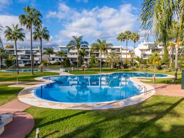 Apartamento en venta en Marbella photo 0