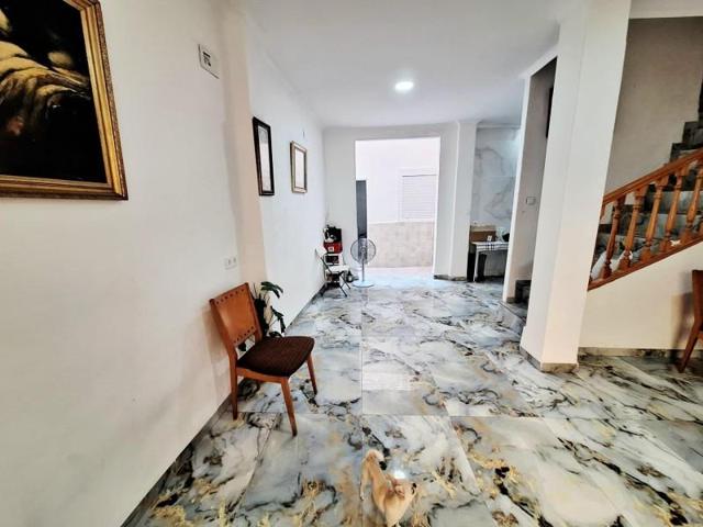 Casa en venta en Alzira, Alquenencia photo 0