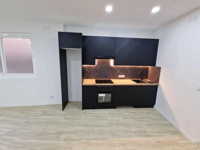 Apartamento en venta en Lleida, Ricard Vinyes photo 0