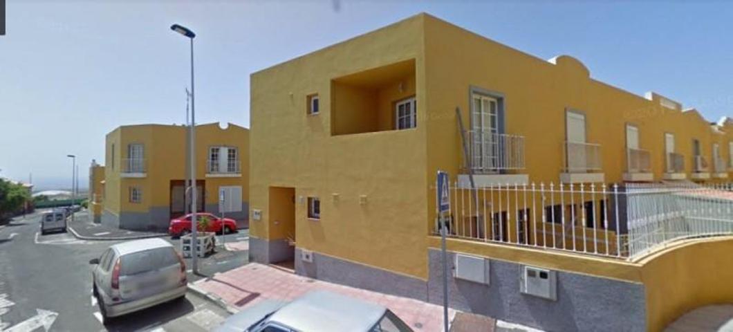 Adosada en venta en Granadilla de Abona, San Isidro photo 0