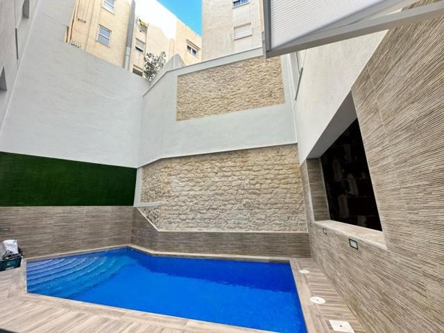 Piso en venta en Alicante, Mercado photo 0