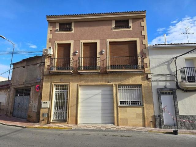 Adosada en venta en Sax photo 0