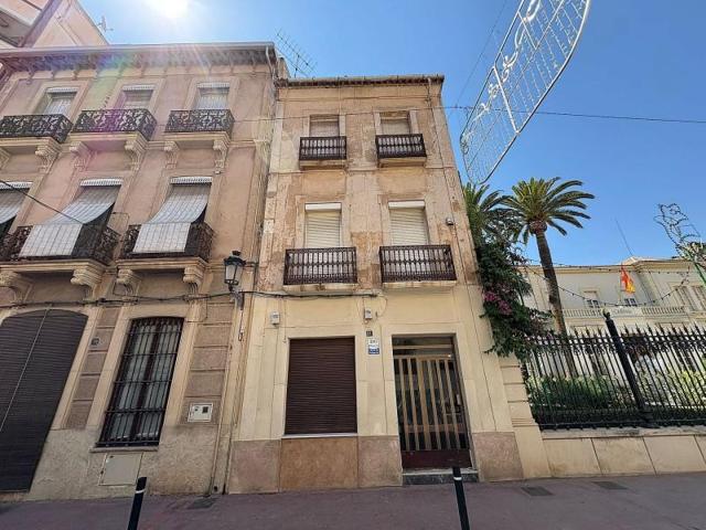 Adosada en venta en Novelda photo 0