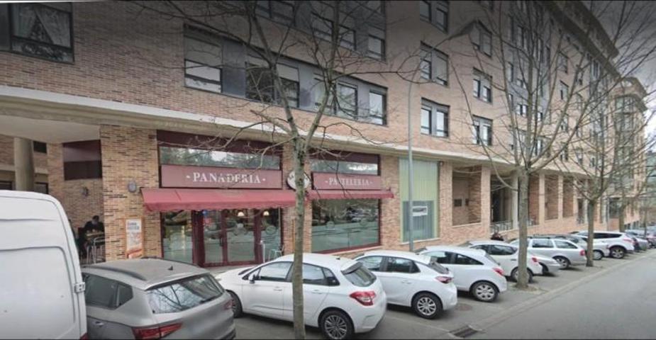 Local comercial en venta en Barañáin, Barañain photo 0