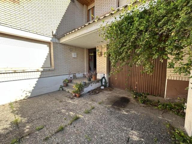 Chalet en venta en Cascante, Travesía Europa, 31520 photo 0