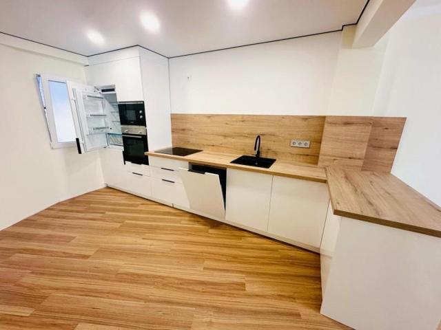 Apartamento en venta en Alicante, Campoamor photo 0