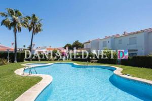 Adosada en venta en Denia, Deveses Playa photo 0