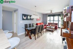 Piso en venta en Granada, Gran capitan photo 0