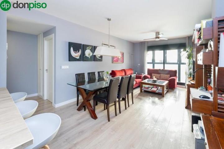 Piso en venta en Granada, Gran capitan photo 0