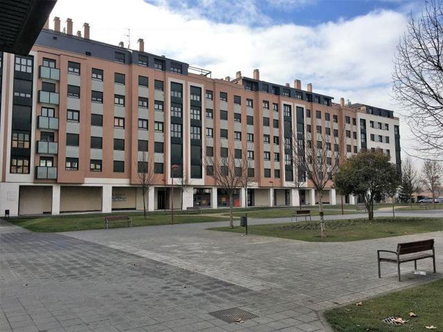 Garaje en alquiler en Valladolid, Villa de prado photo 0