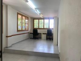 Local comercial en alquiler en Alicante photo 0