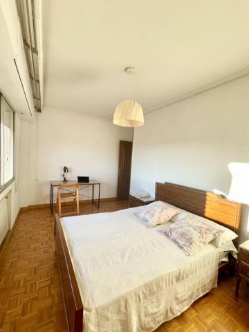 Habitación en alquiler en Huesca, Santiago - Mra Auxiliadora photo 0