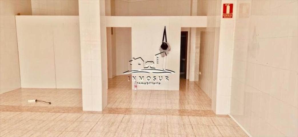 Local comercial en alquiler en Lucena, Lucena photo 0