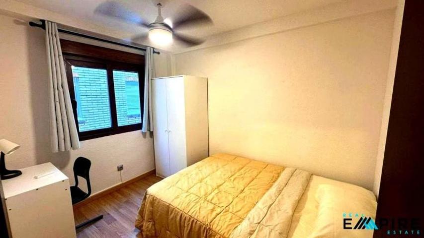 Habitación en alquiler en Parla, Calle Fuentebella, 28981 photo 0