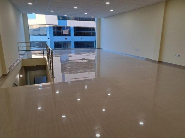 Local comercial en alquiler en Lucena, Lucena photo 0