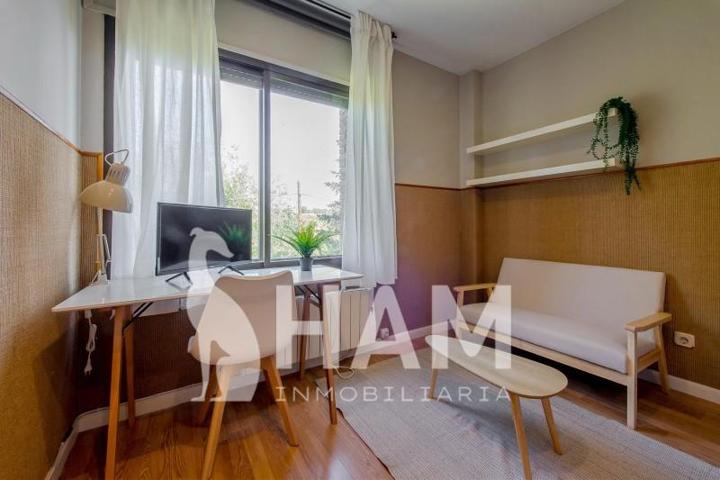 Habitación en alquiler en Tres Cantos, Foresta photo 0