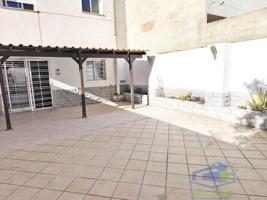 Piso en alquiler en Monserrat, Lagroix photo 0