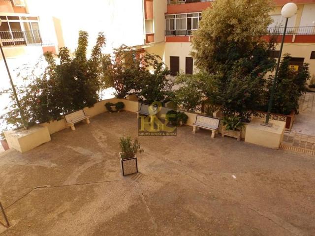 Piso en alquiler en Sanlúcar de Barrameda, Avenida Calzada Duquesa Isabel, 11540 photo 0