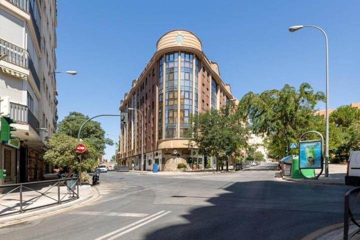 Piso en alquiler en Granada, Arabial photo 0