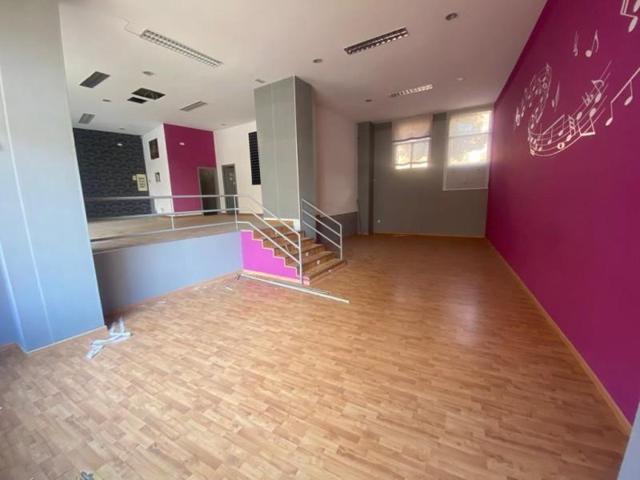 Local comercial en alquiler en Valladolid, Parquesol photo 0