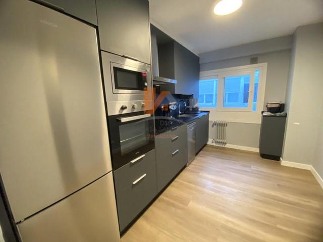 Piso en alquiler en Santiago de Compostela photo 0