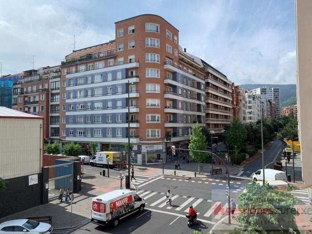 Piso en alquiler en Bilbao photo 0