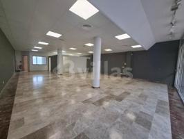 Local comercial en alquiler en Mahón-Maó photo 0