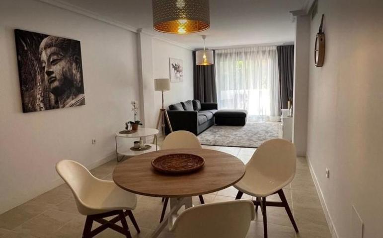 Apartamento en alquiler en Estepona, La Resina photo 0