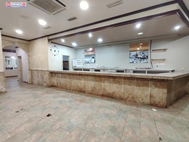 Local comercial en alquiler en Alcázar de San Juan, Santa María – Avda. Cervera photo 0