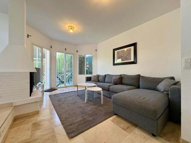 Chalet en alquiler en Estepona, Estepona photo 0