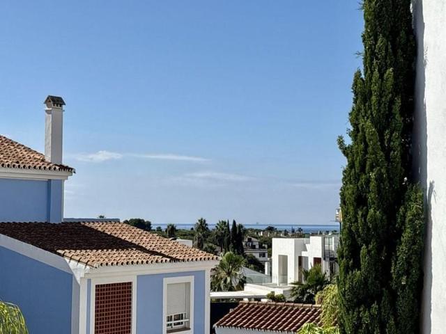 Apartamento en alquiler en Estepona, El Paraiso photo 0