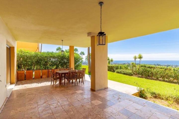 Piso en alquiler en Benahavís, Benahavis photo 0