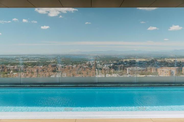 Apartamento en alquiler en Madrid, Valdeacederas photo 0