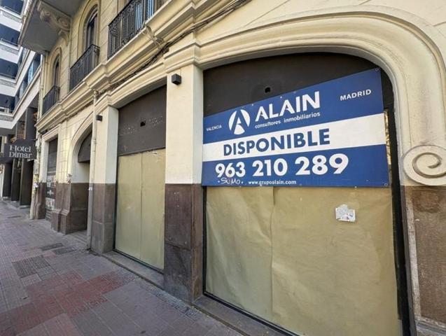 Local comercial en alquiler en Valencia, Gran Vía photo 0