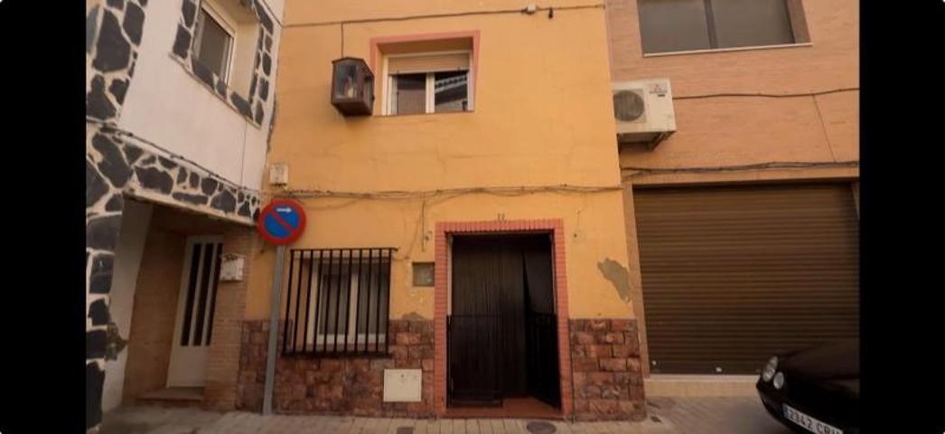 Casa en venta en Fuentes de Ebro, Aragon photo 0