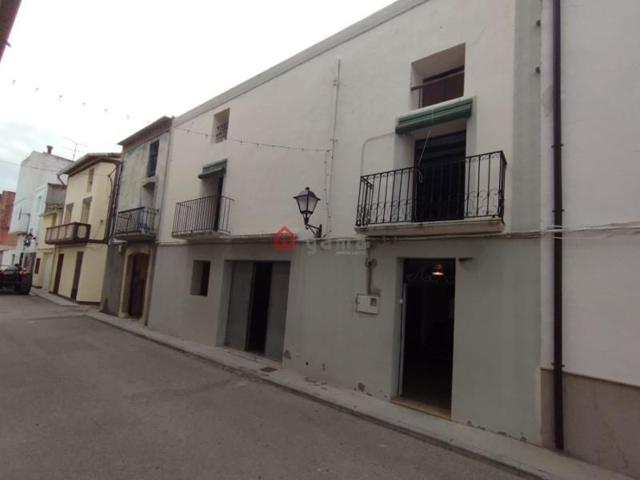 Adosada en venta en Tirig, Tirig photo 0