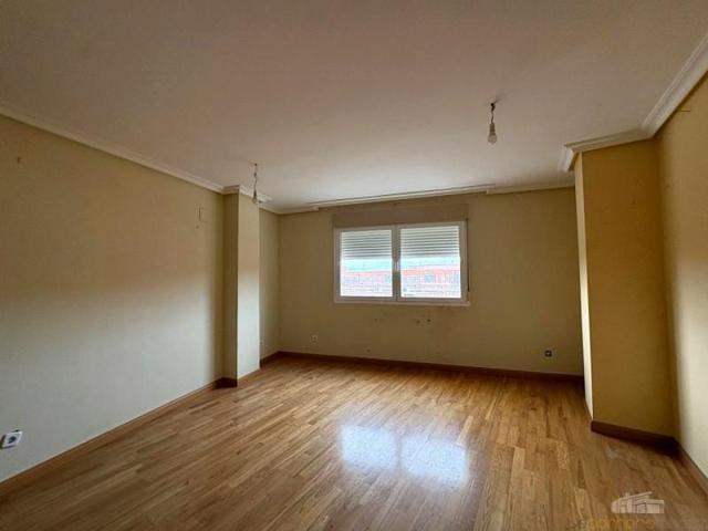 Piso en venta en Ocaña, Calle del Clavel, 45300 photo 0