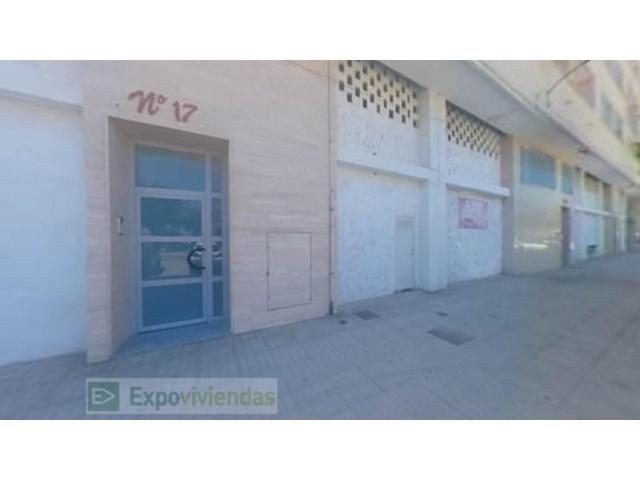 Local comercial en venta en Yecla photo 0