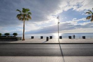 Local comercial en alquiler en Candelaria, Las Caletillas-Punta Larga photo 0