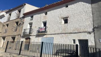 Casas de pueblo en venta en Benafigos, Chodos - Xodos photo 0