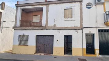 Duplex en venta en San Bartolomé de la Torre, Andalucia photo 0