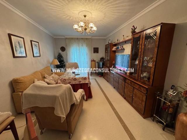 Piso en venta en Lucena, Calle Tamborilera, 14900 photo 0