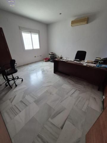 Local comercial en venta en Arcos de la Frontera, CERCANO ZONA CENTRO photo 0