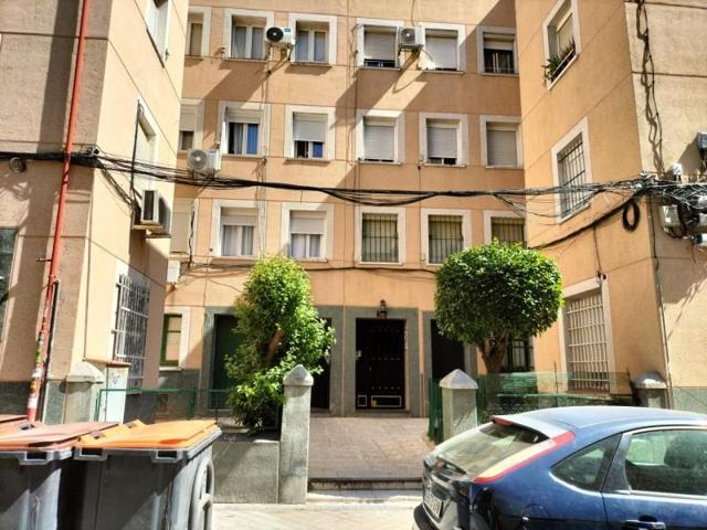 Piso en venta en Madrid, Lucero photo 0