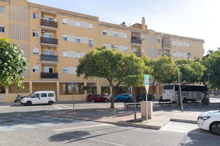 Piso en venta en Motril, Rambla De Los Alamos photo 0