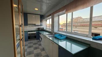 Piso en venta en L'Hospitalet de Llobregat, La Torrasa photo 0