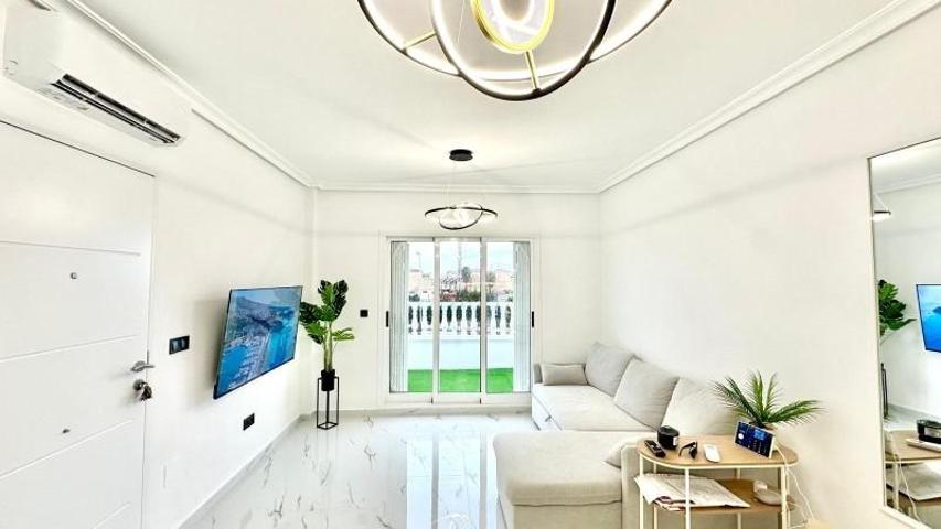 Bungalow en venta en Orihuela Costa, Playa Flamenca Norte photo 0